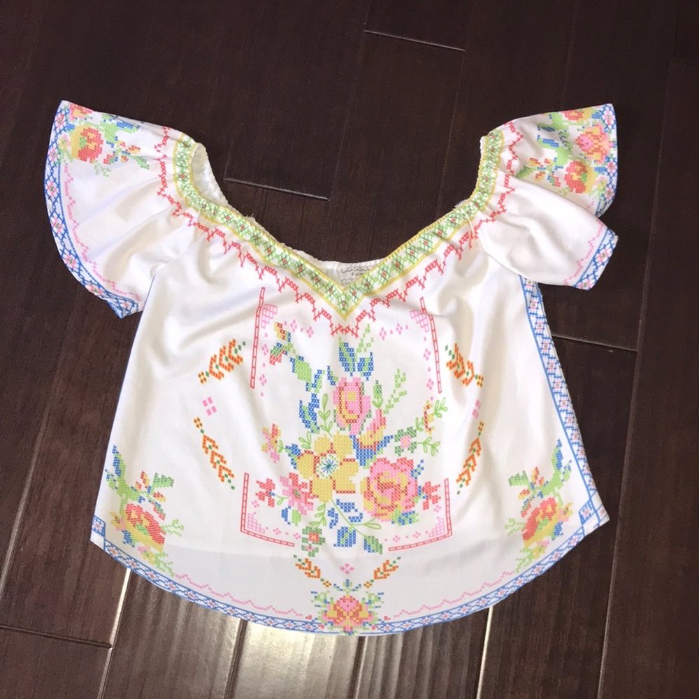 Beautiful off the shoulder top size M